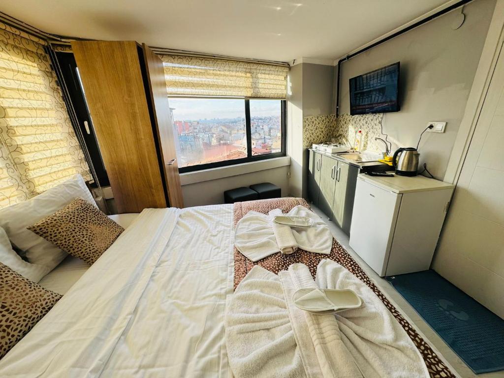 Peracity Hotel 